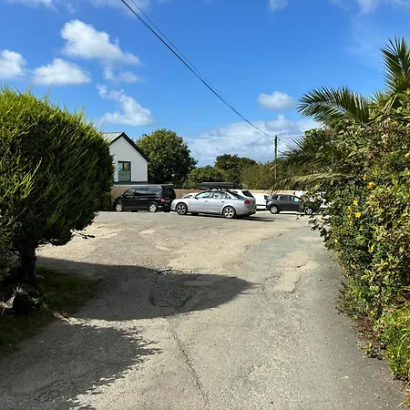 The Cornish Arms Otel *
