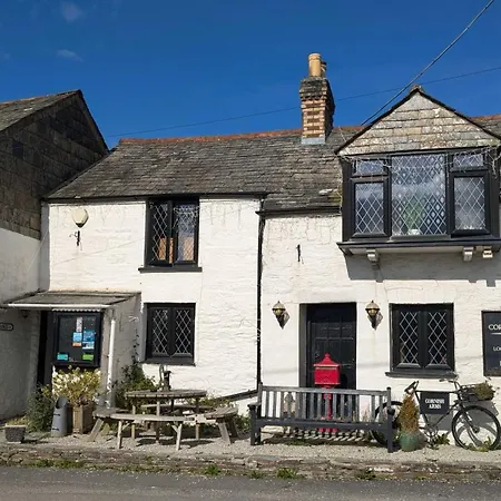 The Cornish Arms Otel